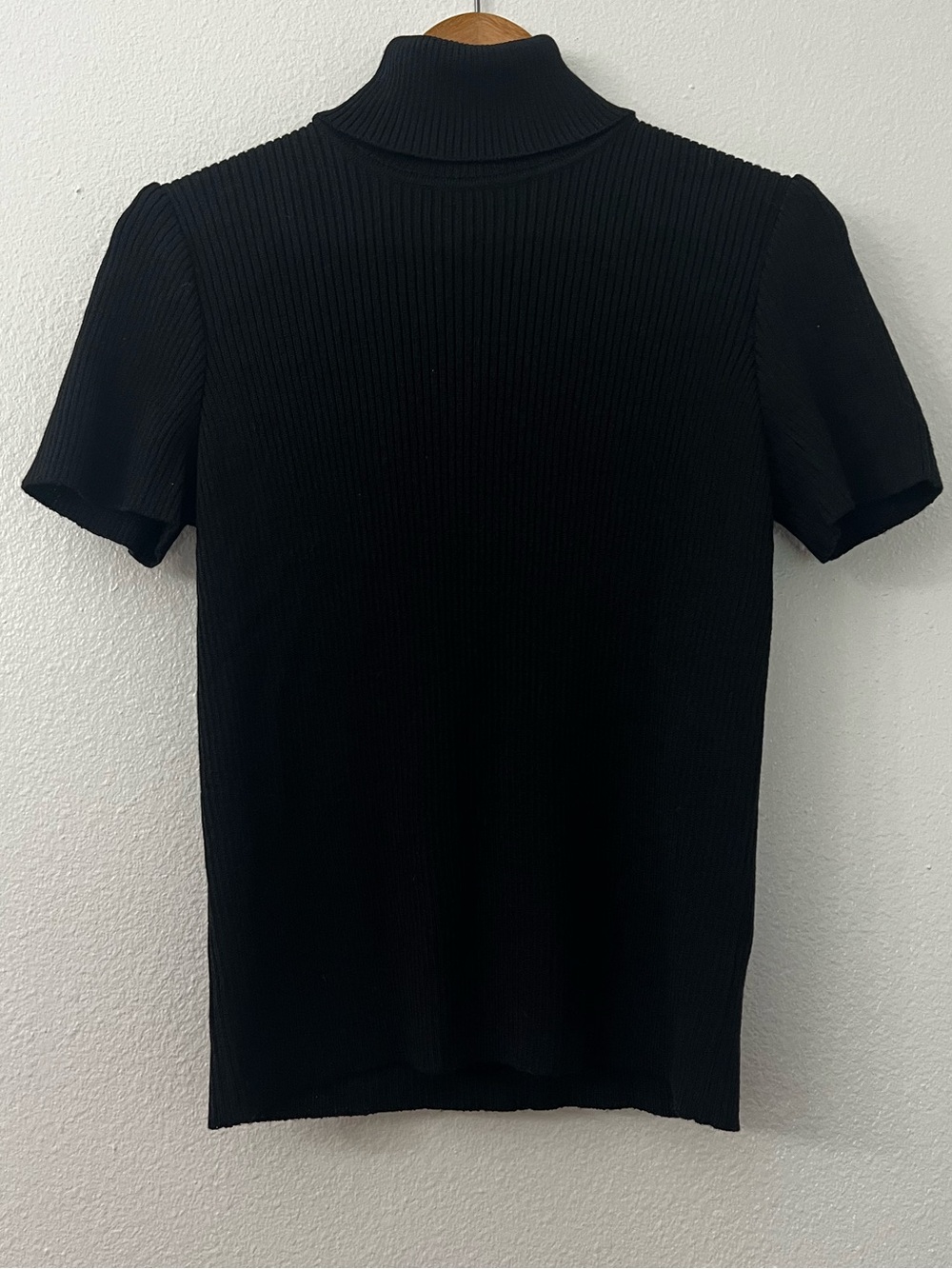 St. John Black Ribbed Short-Sleeve Mock Neck Top